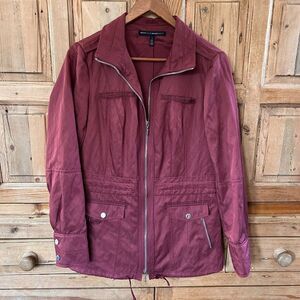 White House Black Market WHBM Size 4 Maroon Red Jacket Full Zip Pockets Cinched‎